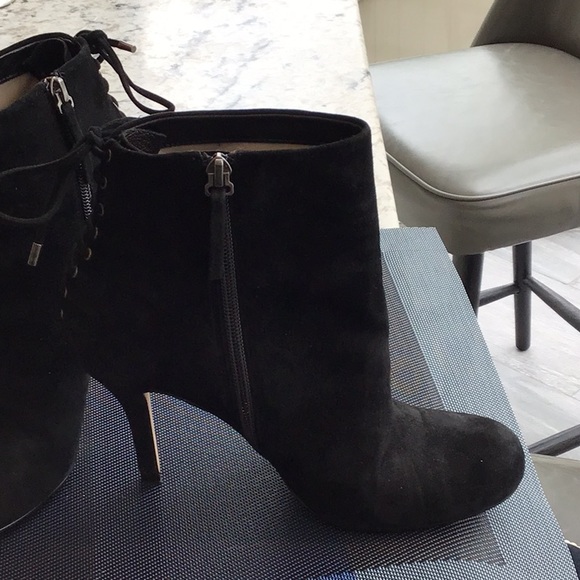 Sexy black high heeled boots - Picture 3 of 5